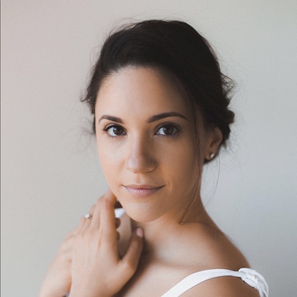 Meet your Posher, Sabrina - Picture 1 of 1